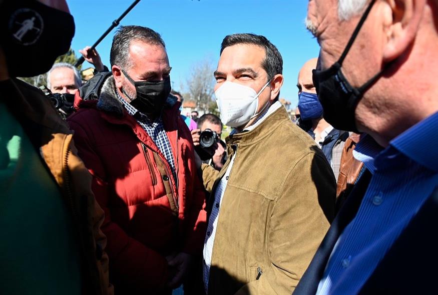Ο πρόεδρος του ΣΥΡΙΖΑ, Αλέξης Τσίπρας, μίλησε με εκπροσώπους των αγροτών το Κιλελέρ
