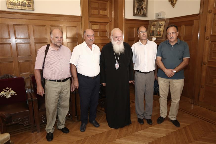 Από την πρόσφατη συνάντηση του ΔΣ της ΠΕΘ με τον Αρχιεπίσκοπο (Copyright: Eurokinissi)