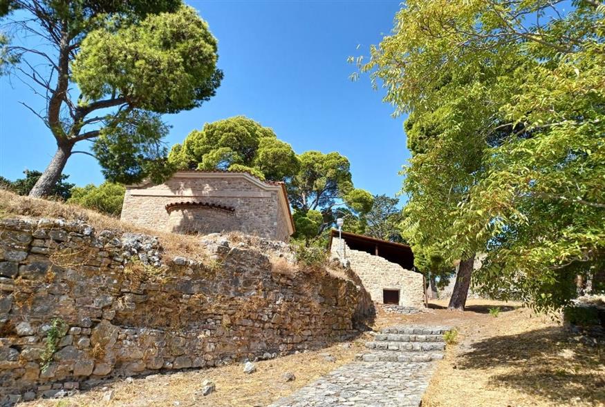 Οδεύοντας προς το Μουσείο στο Κάστρο της Ναυπάκτου | © Χριστίνα Τσαμουρά