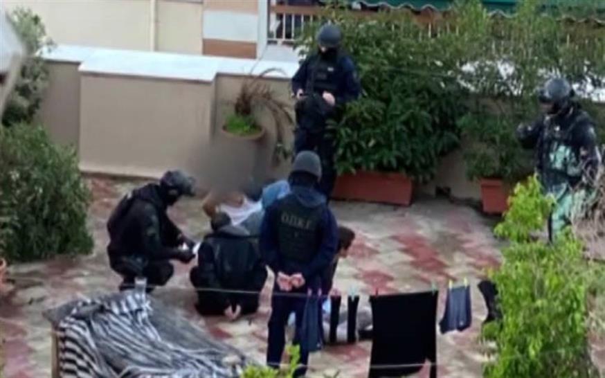 Οι ΟΠΚΕ έχουν συλλάβει τους γιους Ινδαρέ στην ταράτσα του σπιτιού τους