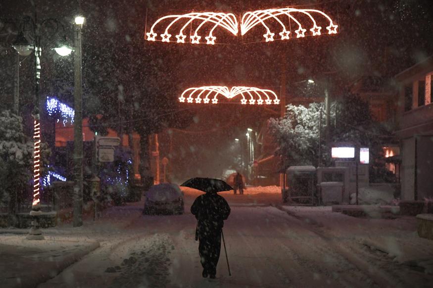 Χιόνια στον Διόνυσο, στη ο1:30 τα ξημερώματα της Τρίτης (EUROKINISSI/ΜΙΧΑΛΗΣ ΚΑΡΑΓΙΑΝΝΗΣ)