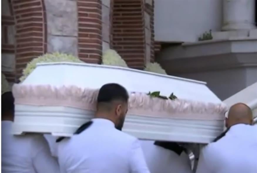 Κηδεία της 13χρονης που σκοτώθηκε από κεραυνό