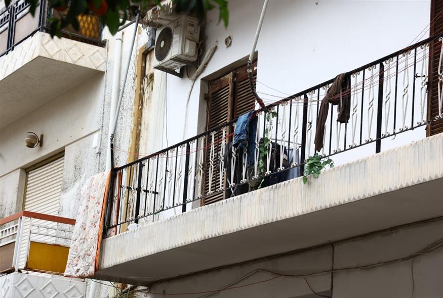Άγιοι Ανάργυροι: Σε αυτό το σπίτι βρέθηκαν τρία παιδιά σε κακές συνθήκες (ΙΝΤΙΜΕ)