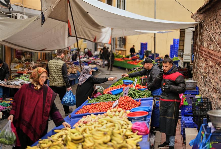 Αγορά στην Τουρκία (AP Photo/Francisco Seco)