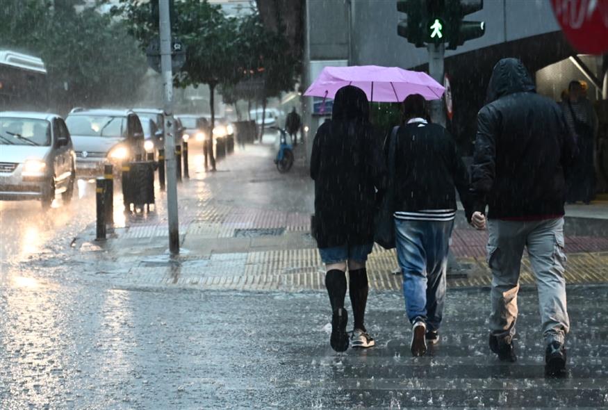 Βροχή στην Αθήνα (ΚΩΣΤΑΣ ΤΖΟΥΜΑΣ/EUROKINISSI)