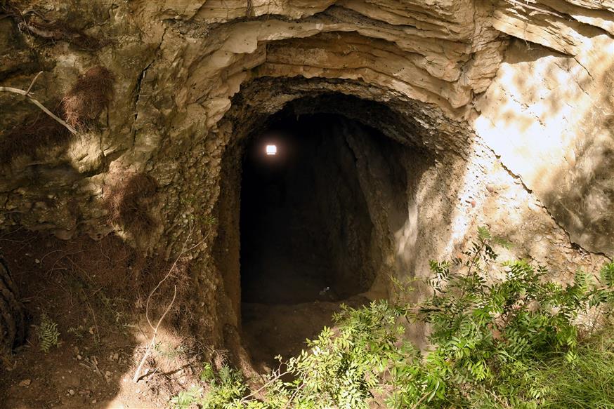 Τέσσερις νεκροί σε σπηλιά στο Λουτράκι/Eurokinissi