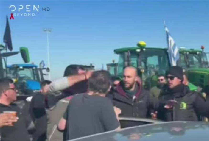 Ένταση στο μπλόκο