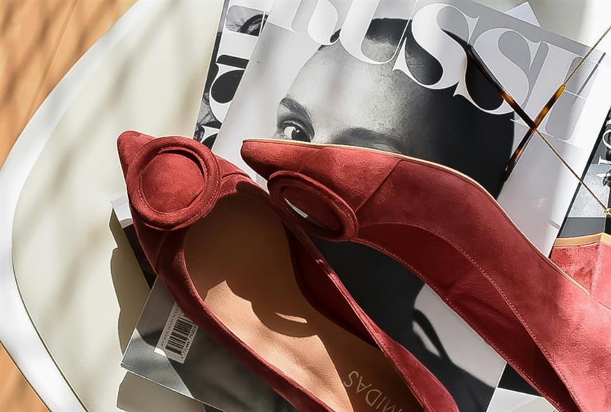 Παπούτσια με τακούνι (Unsplash)