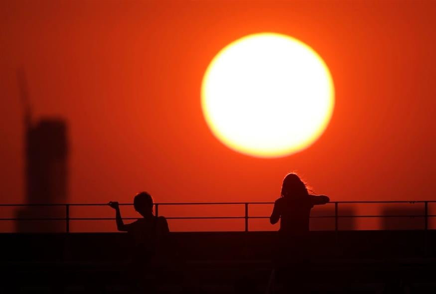 Καύσωνας (AP Photo/Mike Groll)