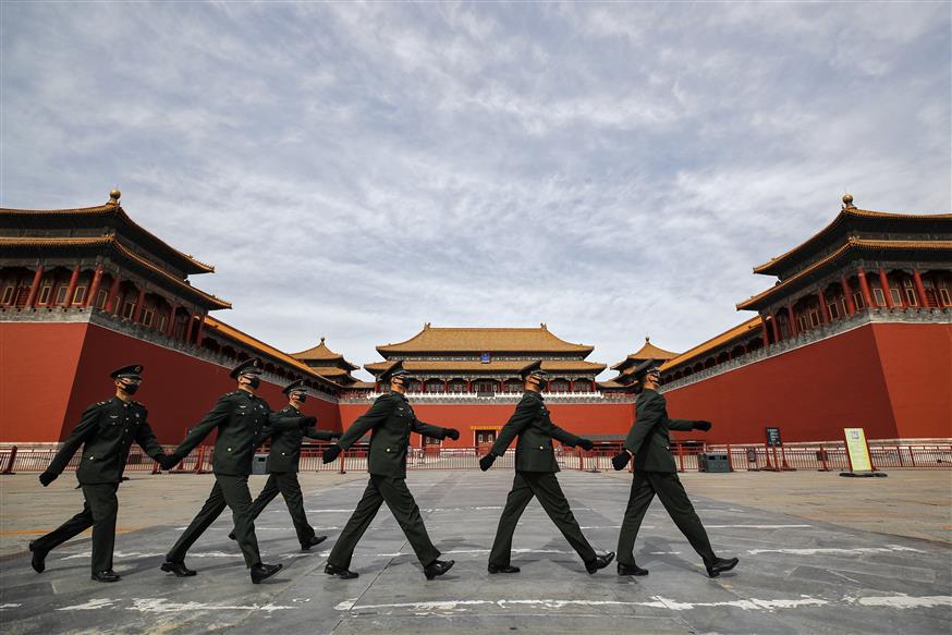 Κοροναϊός στην Κίνα/(AP Photo/Andy Wong)