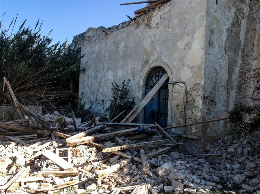 Καταστροφές από τον ισχυρό σεισμό στη Ζάκυνθο (Eurokinissi)
