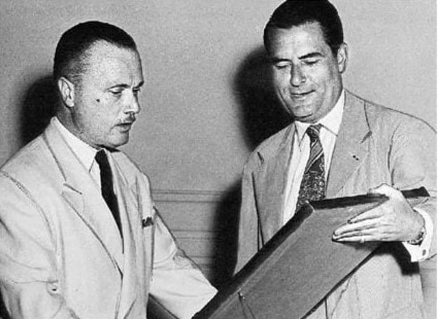 O Τζον Πιουριφόι με τον «μικρό μπάσταρδο» Σοφοκλή Βενιζέλο...