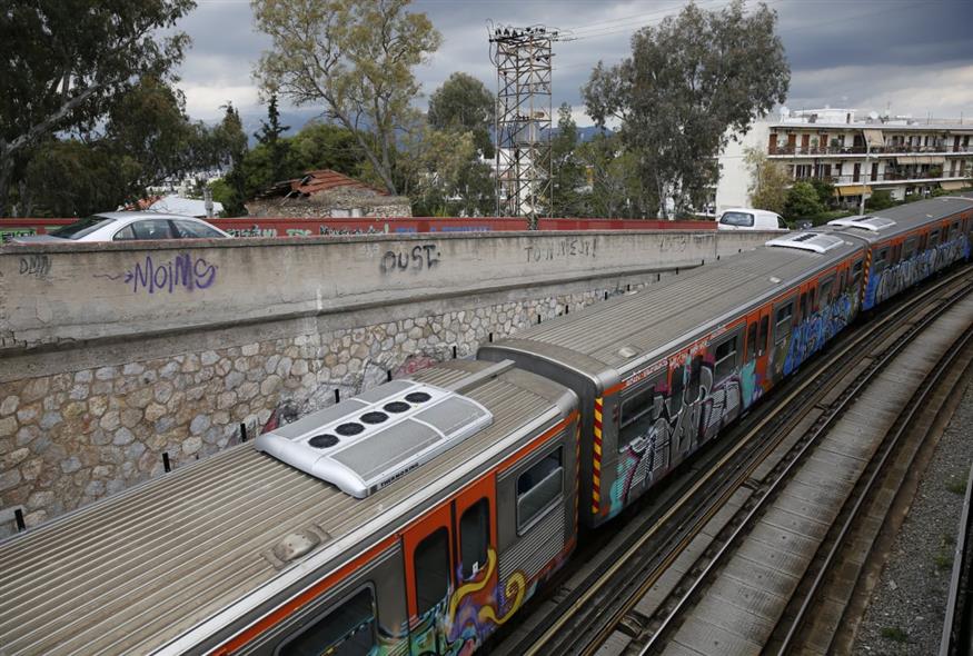 Ηλεκτρικός (EUROKINISSI/ΣΤΕΛΙΟΣ ΜΙΣΙΝΑΣ) Ηλεκτρικός (EUROKINISSI/ΣΤΕΛΙΟΣ ΜΙΣΙΝΑΣ)