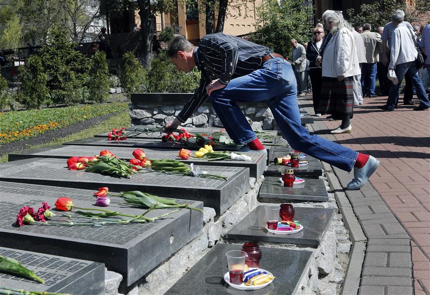 «Πράσινος διάδρομος» για τους τουρίστες στο Τσέρνομπιλ/(AP Photo/Efrem Lukatsky)