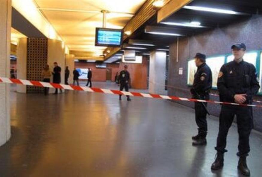 Επίθεση με μαχαίρι σε σιδηροδρομικό σταθμό του Παρισιού (twitter/Franckalbert201)