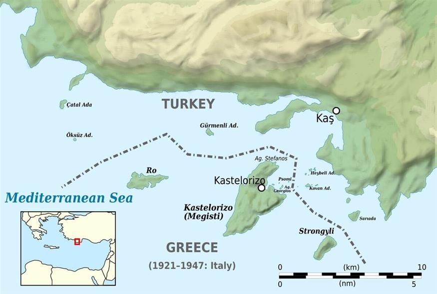 Χάρτης με τη θέση της νήσου Ρω. Κάθε φορά που περνάει το πλοίο της γραμμής για το Καστελόριζο τιμητικά ο καπετάνιος χαιρετάει με τρεις συριγμούς