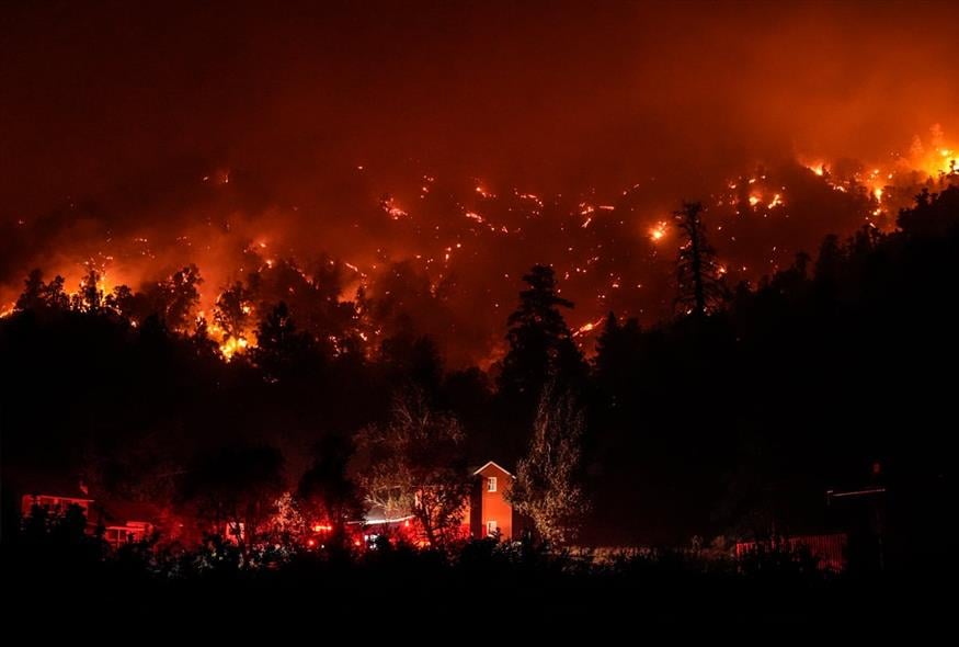 Σε κατάσταση έκτακτης ανάγκης το Λος Άντζελες λόγω της ανεξέλεγκτης φωτιάς