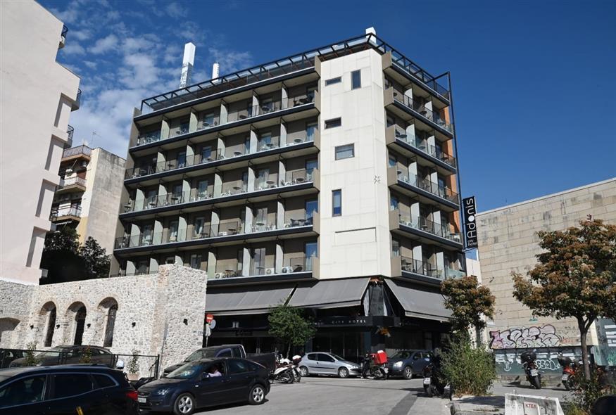 Σύλληψη του 89χρονου δράστη της ένοπλης επίθεσης (INTIME)