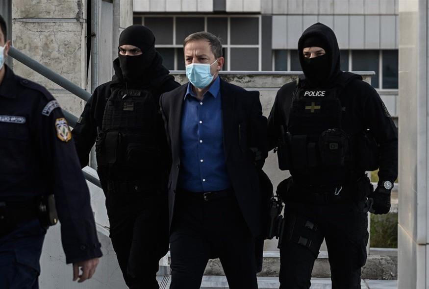 Ο κατηγορούμενος Δημήτρης Λιγνάδης κατά την άφιξή του στο δικαστήριο (Eurokinissi)
