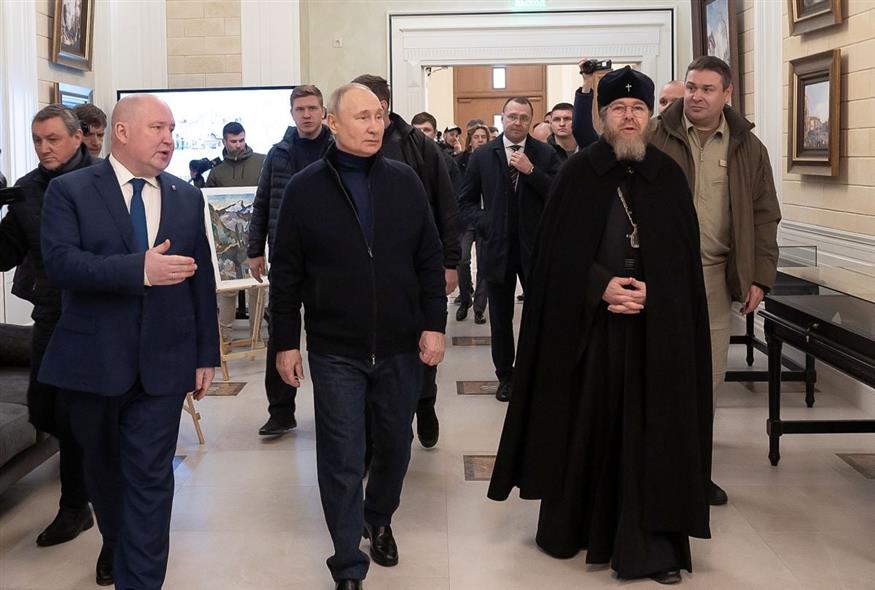 Αιφνιδιαστική επίσκεψη Πούτιν στην Κριμαία (Sputnik, Kremlin Press Service Pool Photo via AP)