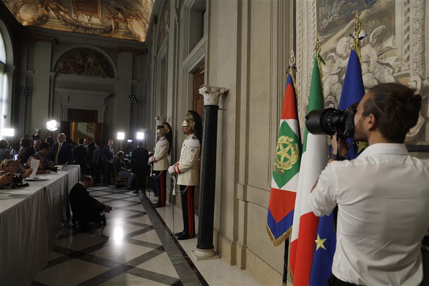 Βαθαίνει η πολιτική κρίση στην Ιταλία/(AP Photo/Gregorio Borgia)