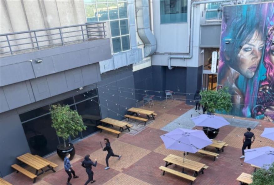 Επίθεση με μαχαίρι σε εμπορικό κέντρο της Μελβούρνης/X/Geotechwar