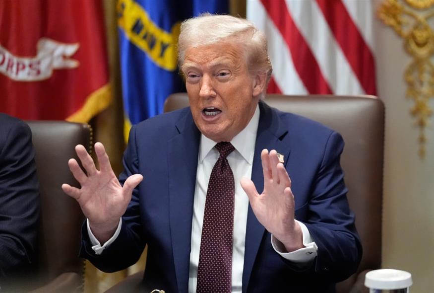 (AP Photo/Mark Schiefelbein)