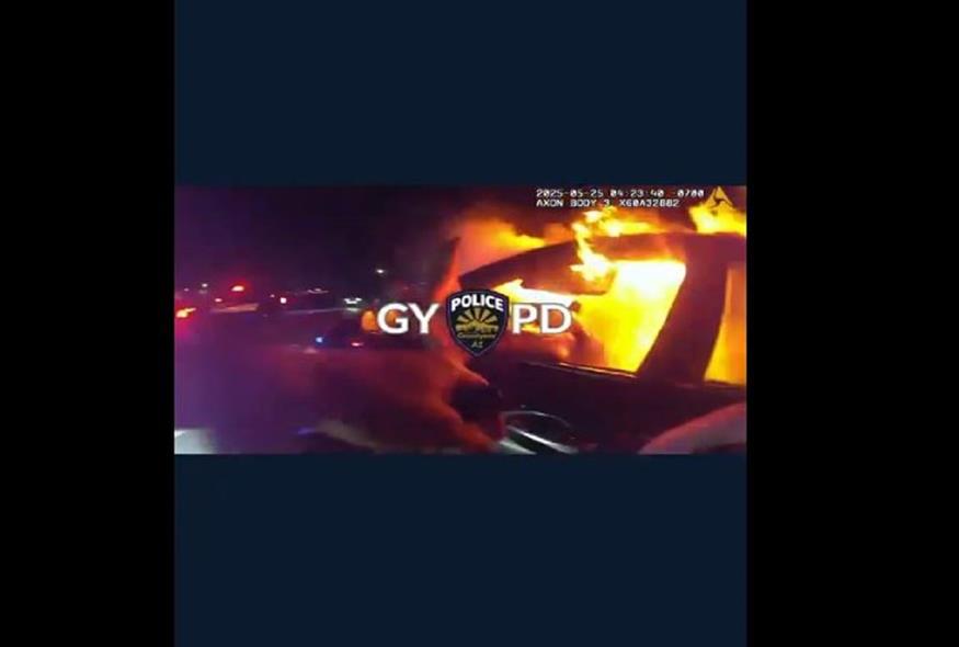 Φλεγόμενο αυτοκίνητο στην Αριζόνα (X)