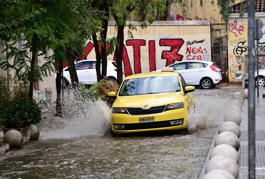 καιρός/ (ΜΙΧΑΛΗΣ ΚΑΡΑΓΙΑΝΝΗΣ/EUROKINISSI)