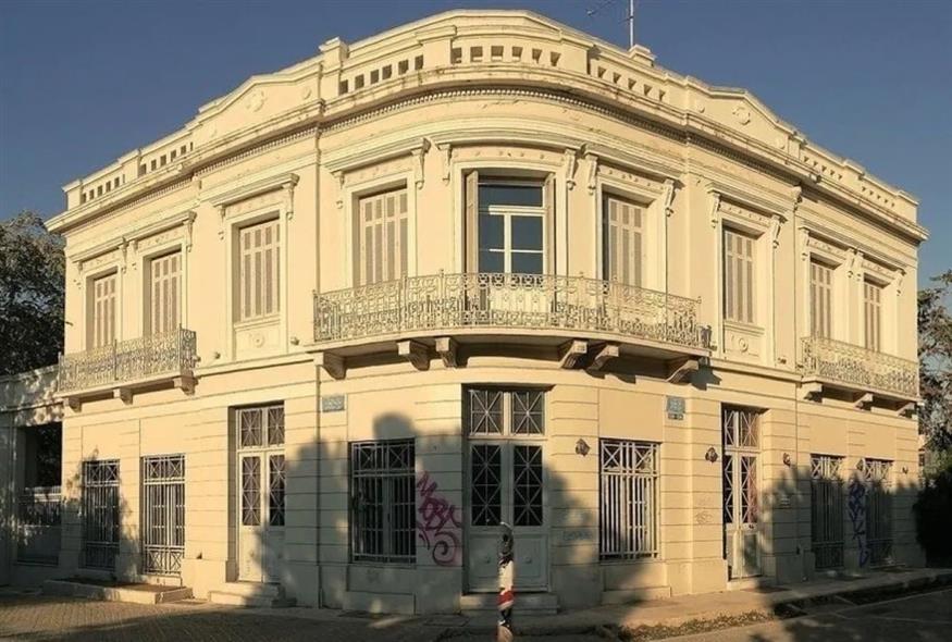 Το κτίριο του Συλλόγου Ελλήνων Αρχαιολόγων, ιδιοκτησίας ΥΠΠΟ, είχε παραχωρήσει στο σωματείο η αείμνηστη Μελίνα Μερκούρη το 1982