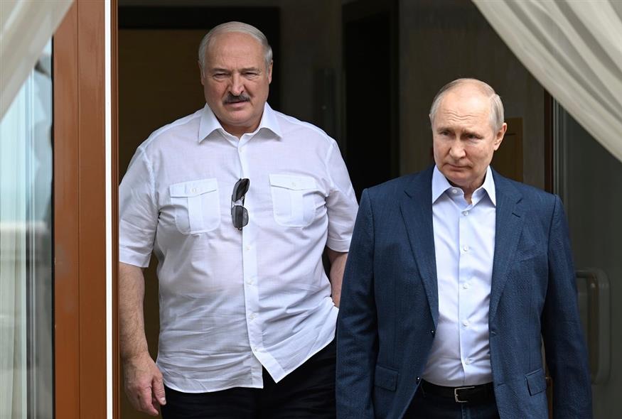 Ο Αλεξάντερ Λουκασένκο και ο Βλαντιμίρ Πούτιν (Pavel Bednyakov, Sputnik, Kremlin Pool Photo via AP)