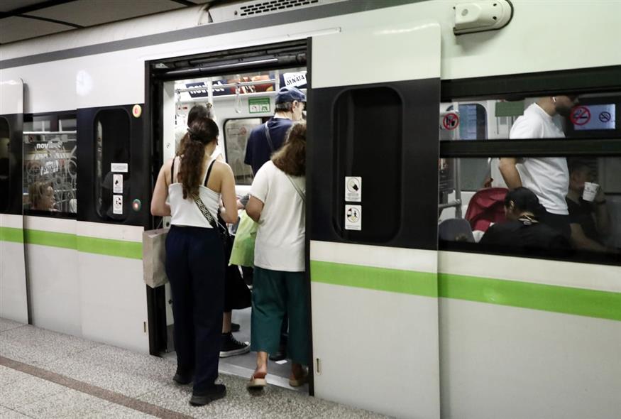 Συρμός του μετρό στην Αθήνα (INTIME NEWS/ΓΙΩΡΓΟΣ ΖΑΧΟΣ)