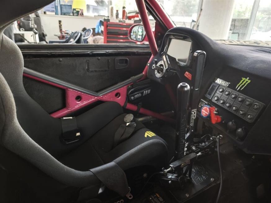 Η υπερκατασκευή των 830 ίππων με την οποία θα αγωνιστεί ο Χρήστος Χατζαράς Η υπερκατασκευή των 830 ίππων με την οποία θα αγωνιστεί ο Χρήστος Χατζαράς