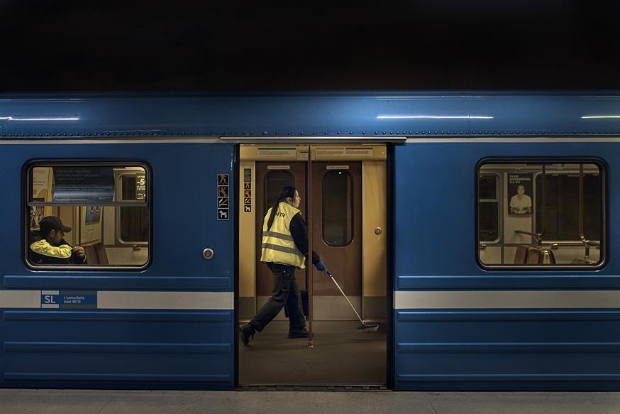 Καρέ από το μετρό στη Στοκχόλμη  (AP Photo/Andres Kudacki)