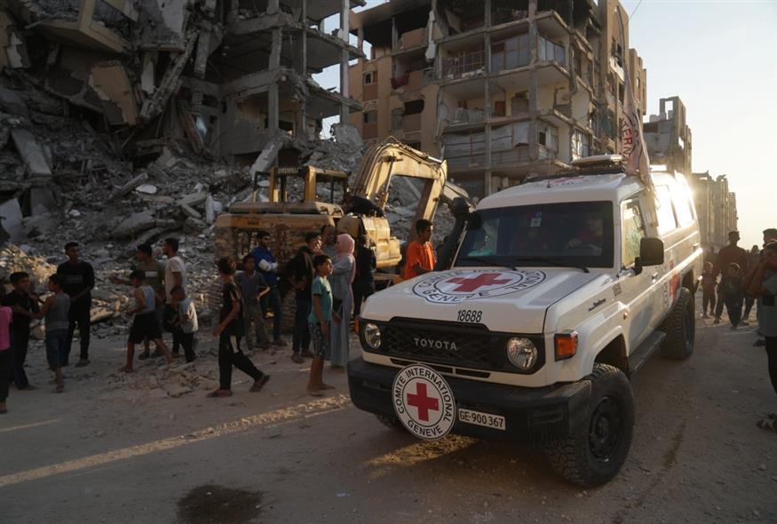 Η Χαμάς ψάχνει σορούς/AP