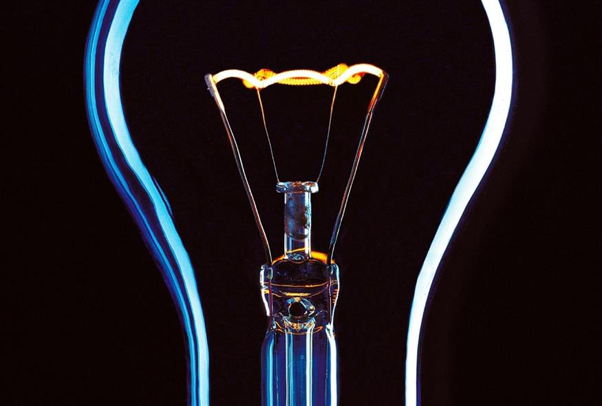 Λάμπα (UNSPLASH)