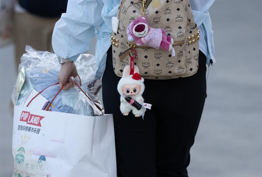 Weekend - Labubu - gallery Weekend - Labubu - gallery