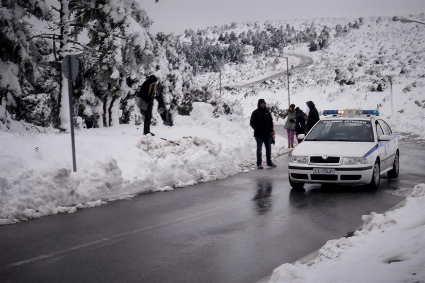 Απαγόρευση κυκλοφορίας λόγω της χιονόπτωσης (Eurokinissi/Αντώνης Νικολόπουλος)