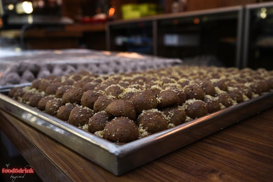 «Pastry Family» – Τα αστικά γλυκίσματα που αγάπησε η αθηναϊκή ελίτ