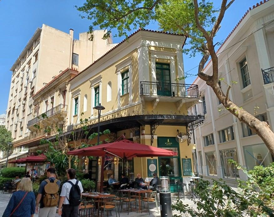 Το Ateno στεγάζεται σε πανέμορφο, διώροφο νεοκλασικό | © Χριστίνα Τσαμουρά