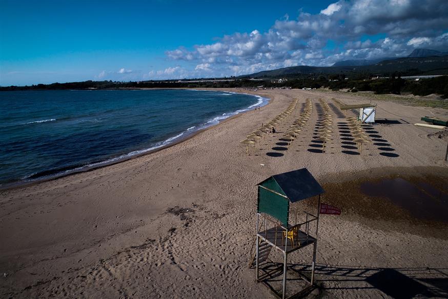 Οι παραλίες αναμένεται να γεμίσουν τις επόμενες ημέρες (Eurokinissi)