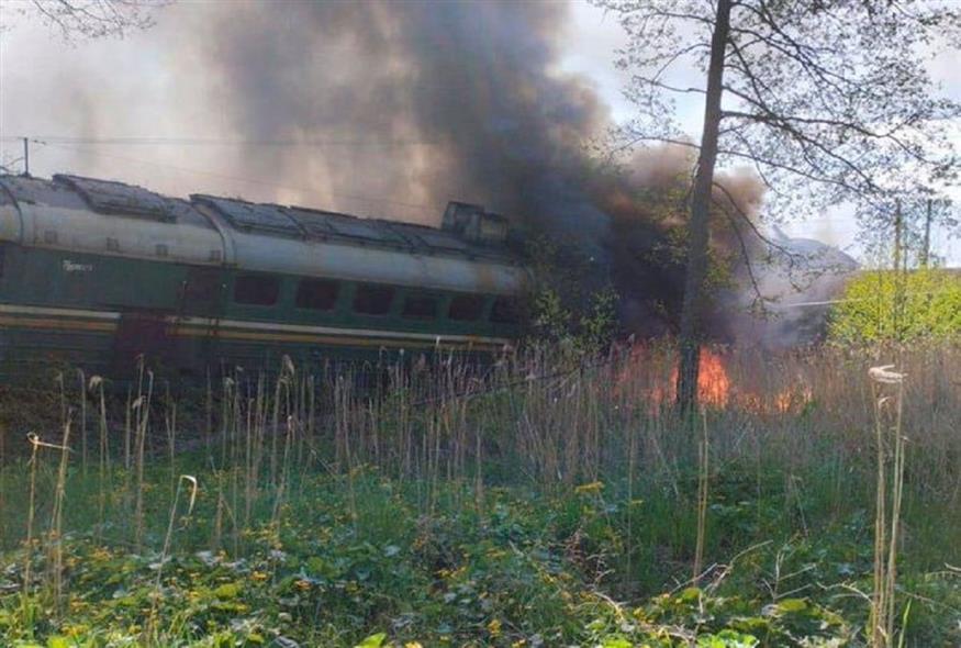 Φωτιά σε εμπορικό τρένο και εκτροχιασμός στη Ρωσία/ Twitter