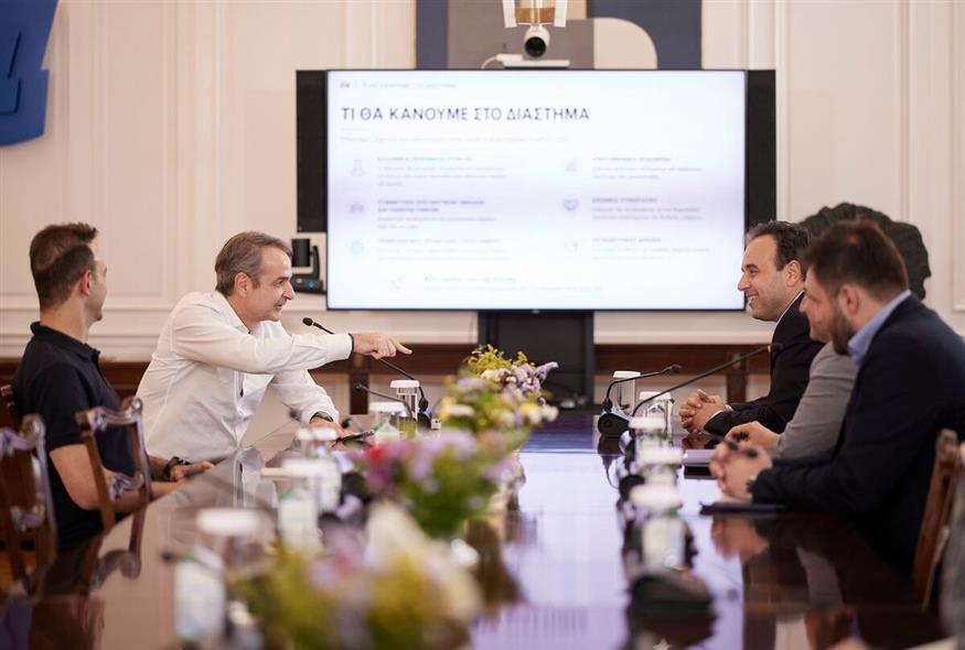 Ο Αδριανός Γολέμης ετοιμάζεται για τον Διεθνή Διαστημικό Σταθμό - Η συνάντηση με Μητσοτάκη