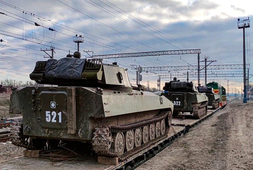 Ουκρανία: Μερική απόσυρση ρωσικών στρατευμάτων από τα σύνορα (AP)