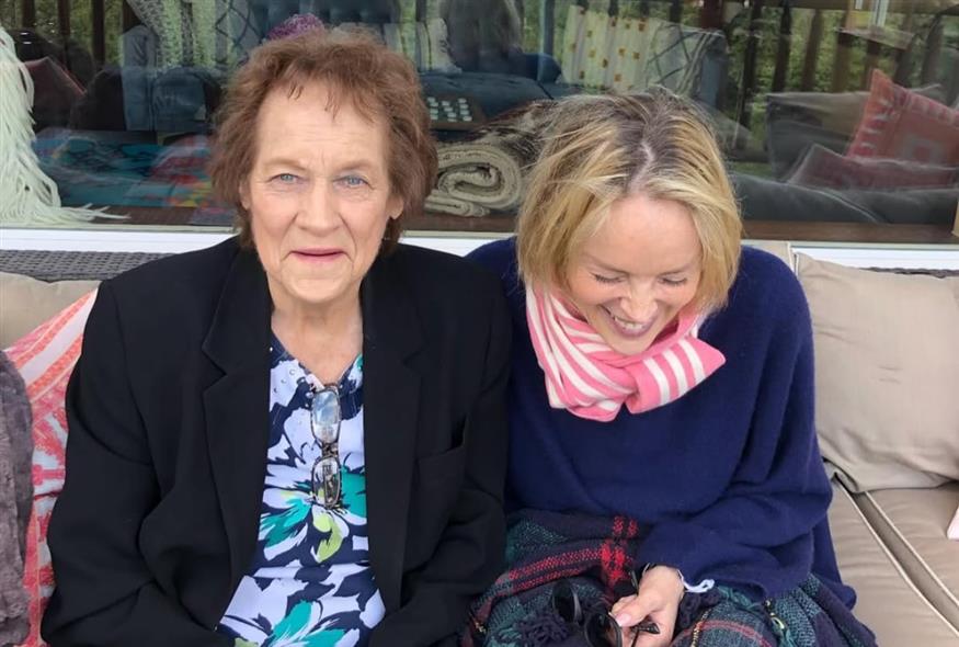 Η Σάρον Στόουν με τη μητέρα της (Copyright: Instagram)