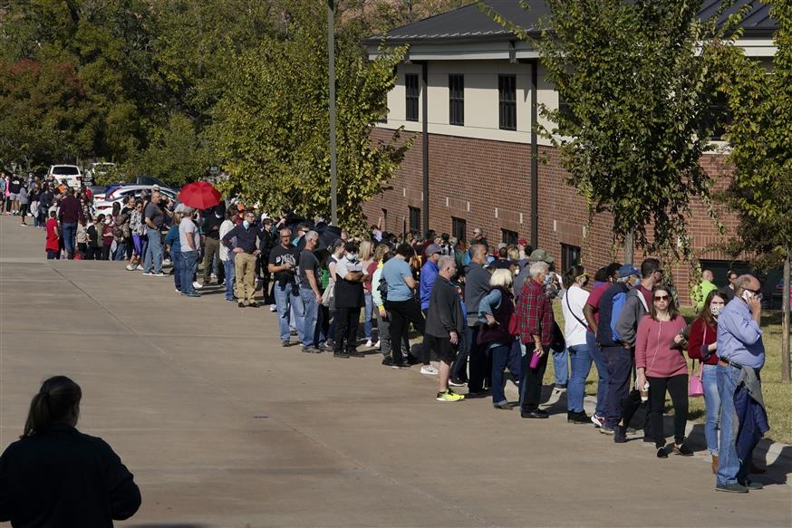 Κοσμοσυρροή για πρόωρη ψηφοφορία στην Οκλαχόμα./ AP PHOTOS