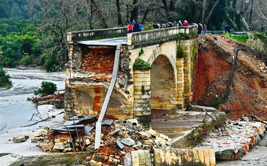 Η Γέφυρα Κερίτη στα Χανιά, μέρος της οποίας κατέπεσε τον Φεβρουάριο του 2019 (Copyright: zarpanews)