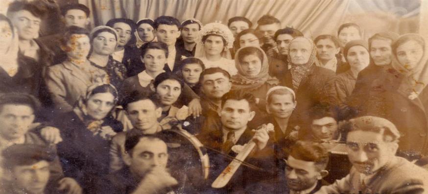 Ποντιακός γάμος στο χωριό Κρασνογκόρκα, περιοχής Κουρντάι, του νομού Ντζαμπούλ στο νότιο Καζακστάν στο τέλος της δεκαετίας του 1950 (αρχείο του Β. Τσενκελίδη)