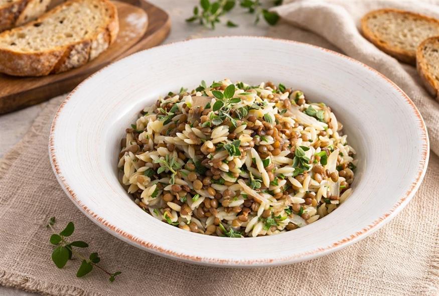 Κριθαράκι με φακές τσιγαριαστές | ©Αρχείο Έθνος/EatMe Κριθαράκι με φακές τσιγαριαστές | ©Αρχείο Έθνος/EatMe