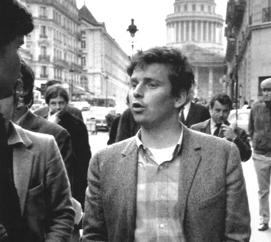 6η Μαΐου 1968: Ο ηγέτης των γάλλων φοιτητών Daniel Cohn-Bendit έξω από τη Σορβόνη. / copyright ap Photos
